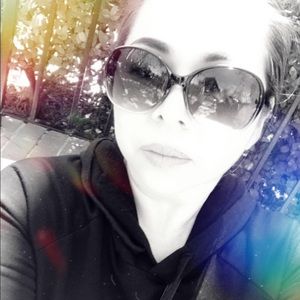 Meet your Posher, Yolanda